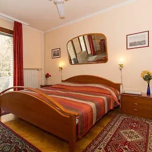 https://budavar-bed-and-breakfast.inbudapesthotels.com